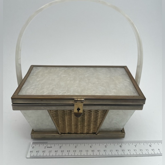 Vintage 40’s Tyrolean NY Woman Lucite Pearl & Gold Metal with Mirror Box Bag - Picture 8 of 13